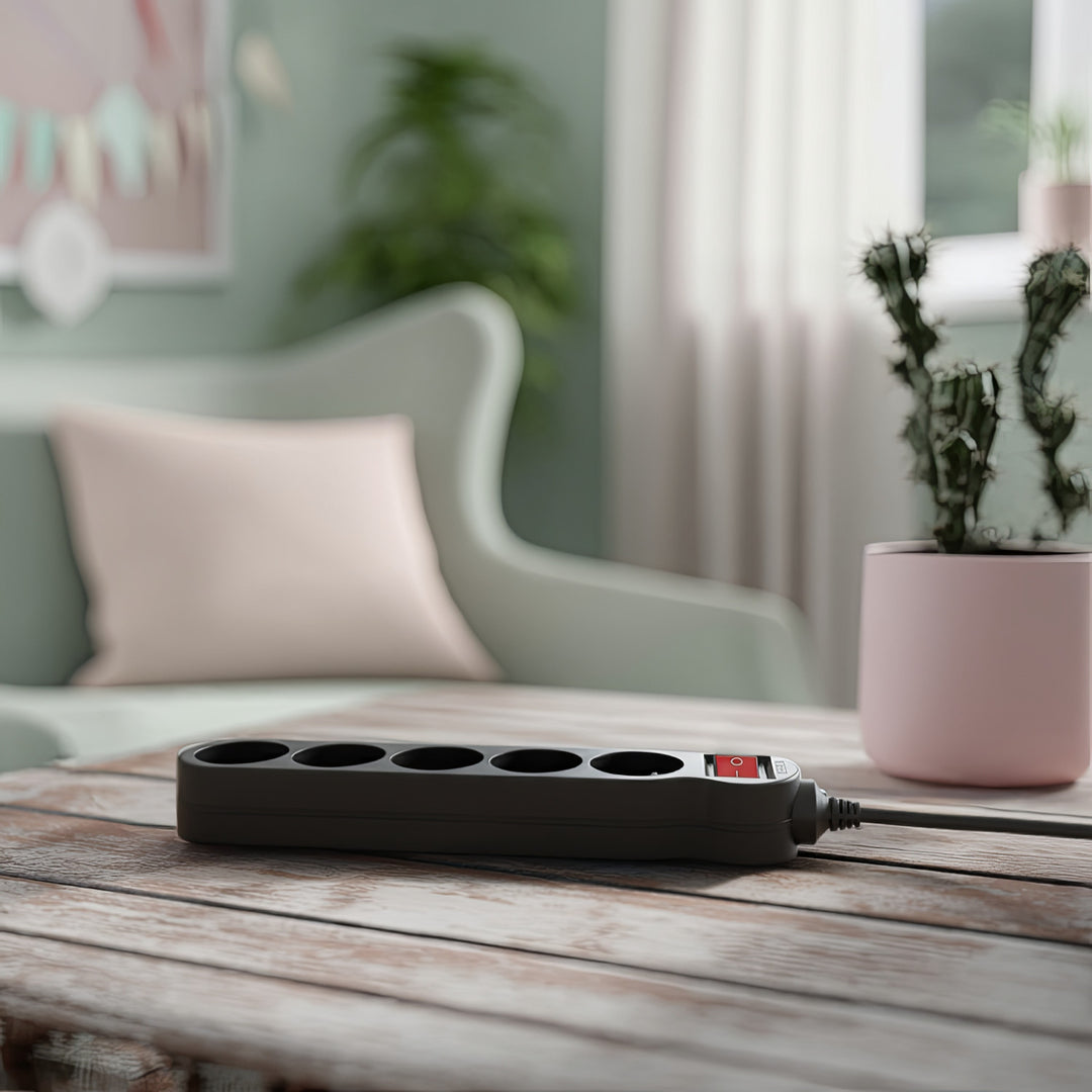 Maclean Energy MCE183 Power Strip 5 cabo de extensão de saída com interruptor