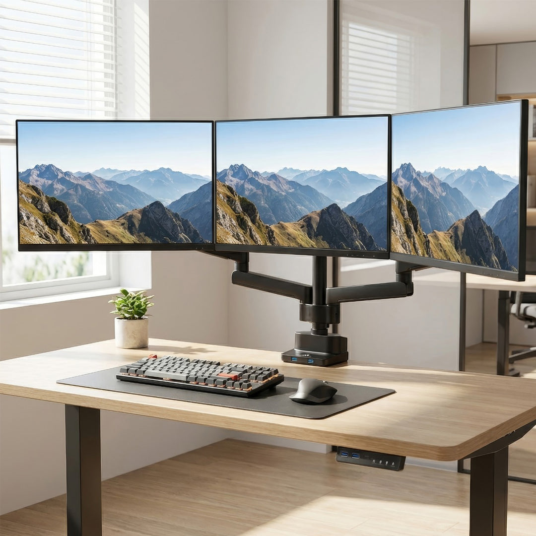 Soporte de escritorio para 3 monitores LCD LED con 2x USB 3.0 17-27" 3x7kg VESA 75x75 y 100x100 Maclean MC-811