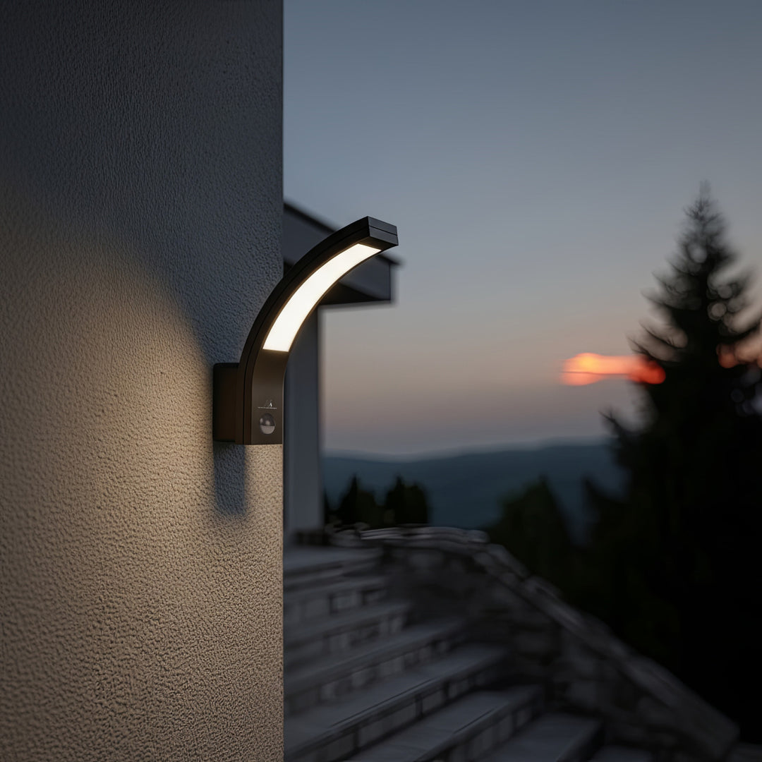 Lámpara LED con sensor de movimiento infrarrojo MCE244 750lm 10W IP54 Maclean Energy