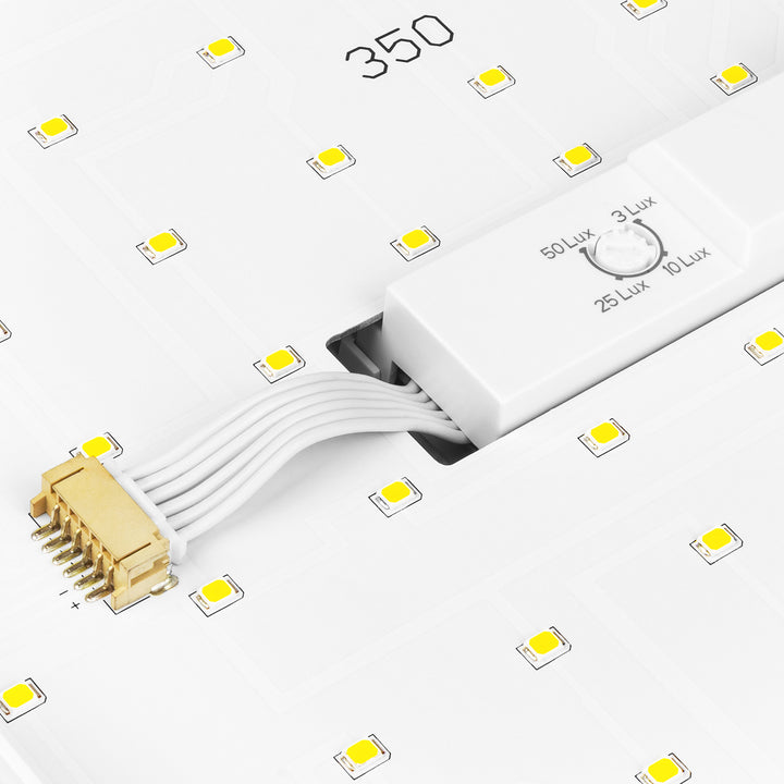 Lâmpada LED com número de casa e sensor crepuscular 950lm 12W IP65 resistente à radiação solar (à prova de UV) Maclean Energy MCE292 Wbranco