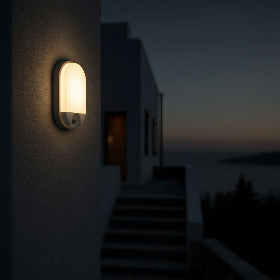 Lámpara LED con sensor de movimiento por infrarrojos 1100lm 15W IP54 blanco, blanco natural (4000K) MCE340 W Maclean Energy