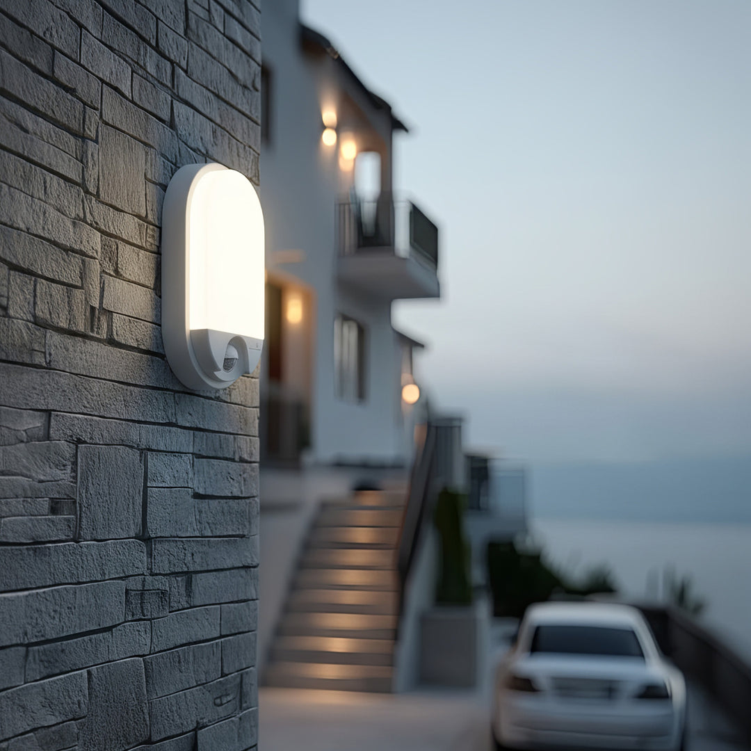 Lámpara LED con sensor de movimiento por infrarrojos 1100lm 15W IP54 blanco, blanco natural (4000K) MCE340 W Maclean Energy