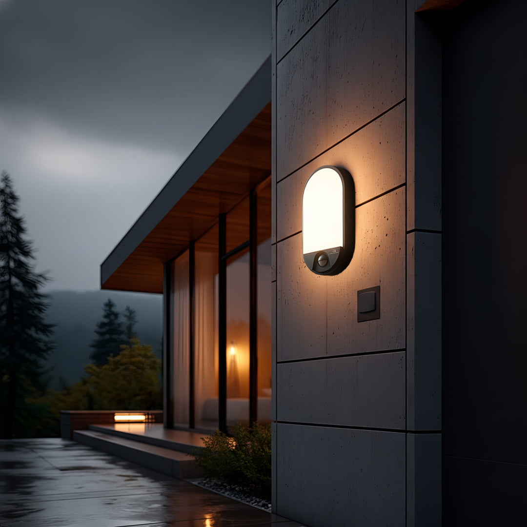 Lámpara LED con sensor de movimiento por infrarrojos MCE340 GR 1100lm 15W IP54 Maclean Energy gris, blanco natural (4000K)