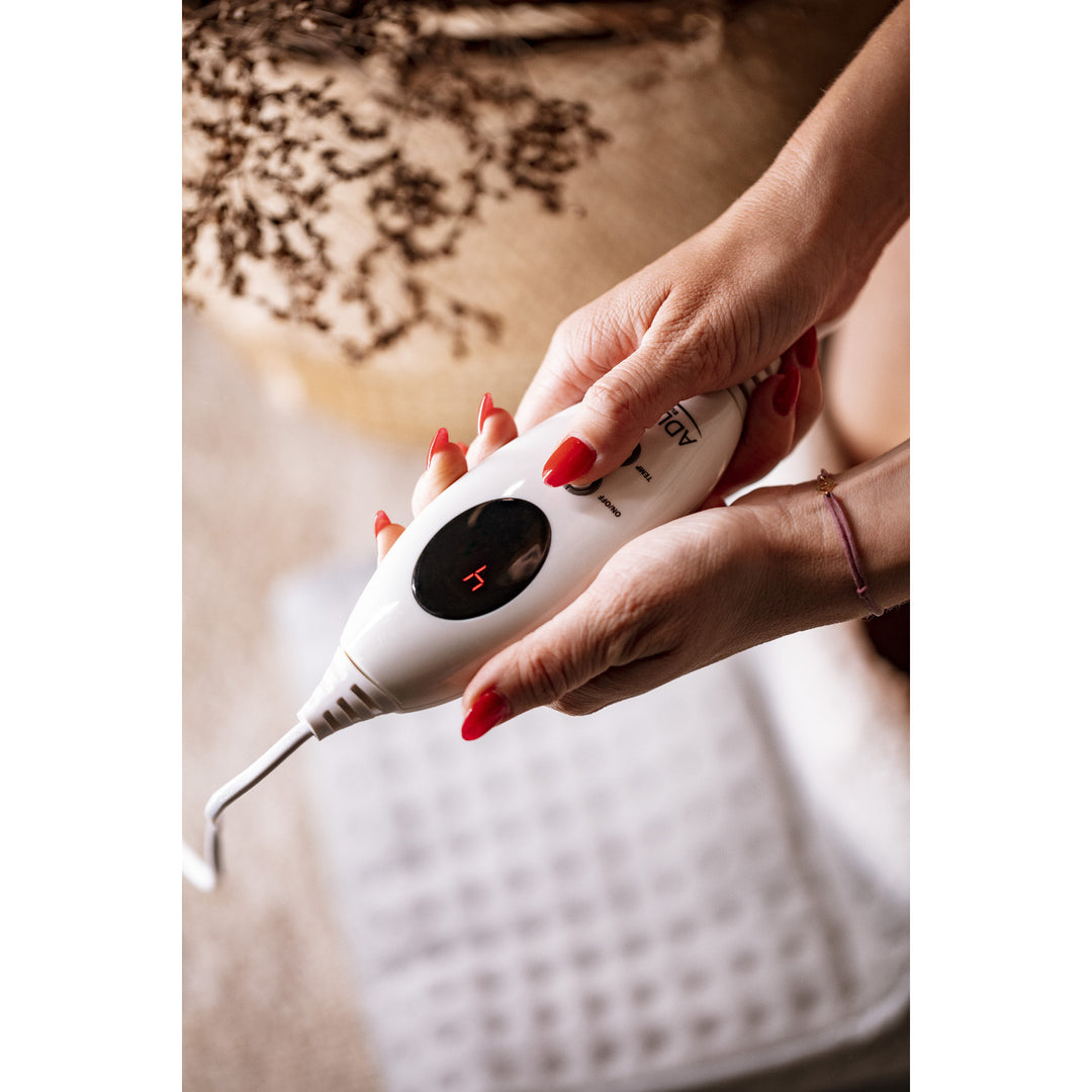 Calentador de pies eléctrico con mando a distancia LCD Adler AD 7432