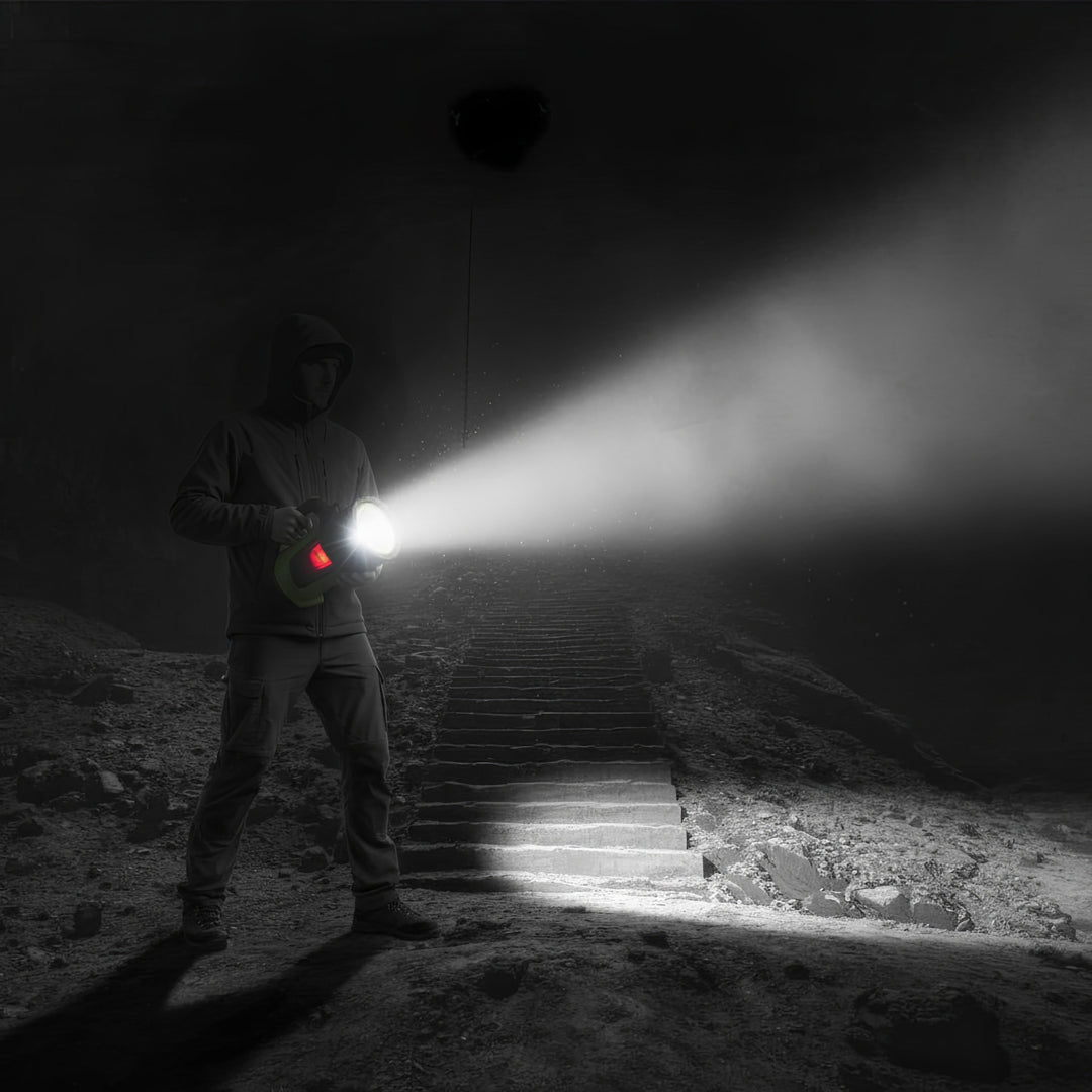 Lanterna LED Maclean 3 em 1, função powerbank, 3 modos de luz, 5W XM-L-T6, branco frio 6500K, 3,7V 3x18650, 4500mAh, MCE345