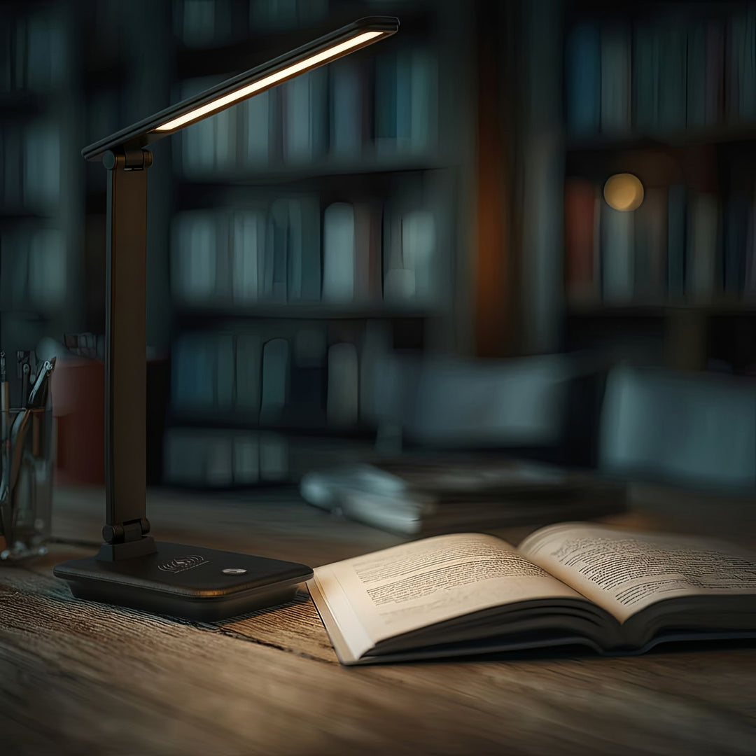 Lâmpada de mesa LED regulável Lâmpada de mesa de 9W com carregador de indução Qi