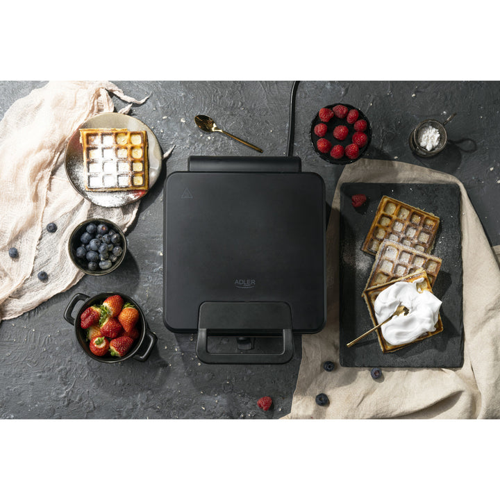 Máquina de waffles Adler, para 4 waffles, controlo de temperatura, 1800 W, AD 3049