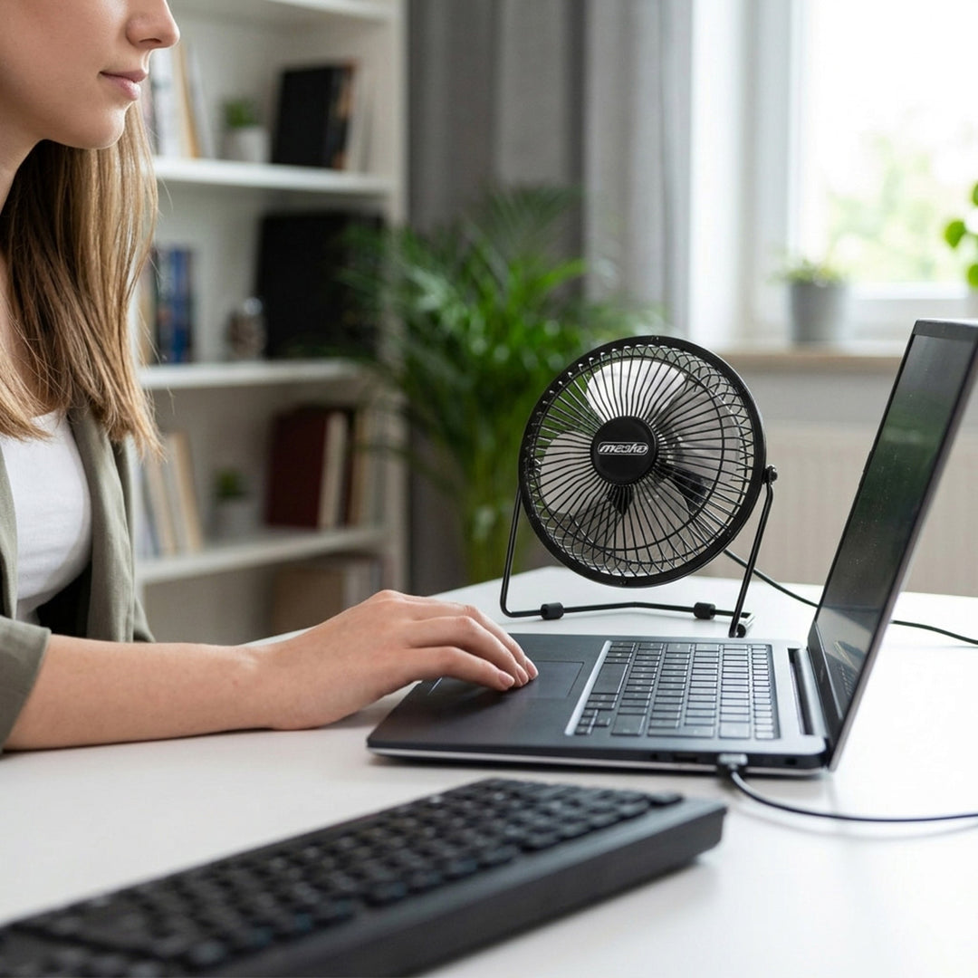 Ventilador de sobremesa Mesko, diámetro de 15 cm, alimentación por USB, oscilación vertical, MS 7322