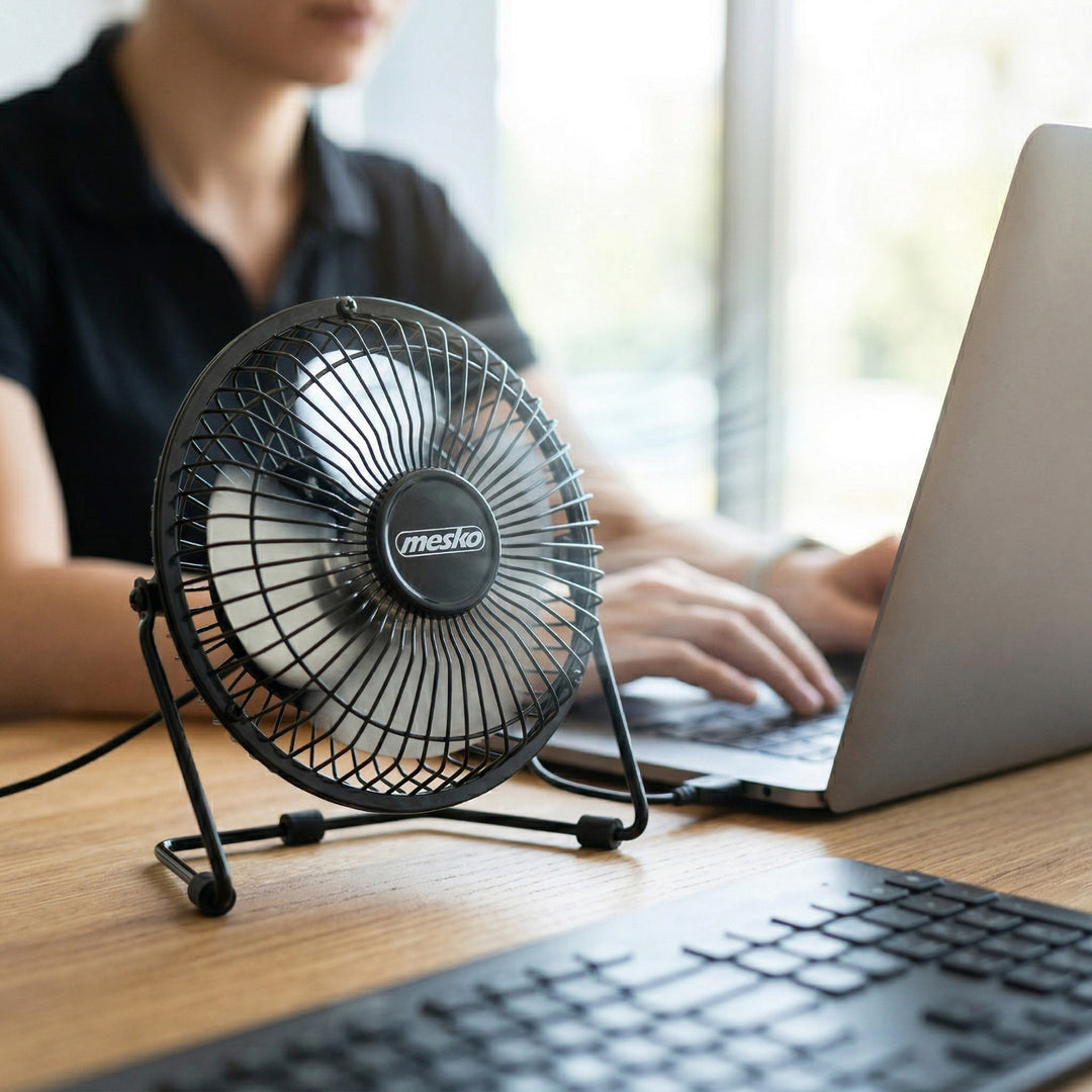 Ventilador de sobremesa Mesko, diámetro de 15 cm, alimentación por USB, oscilación vertical, MS 7322