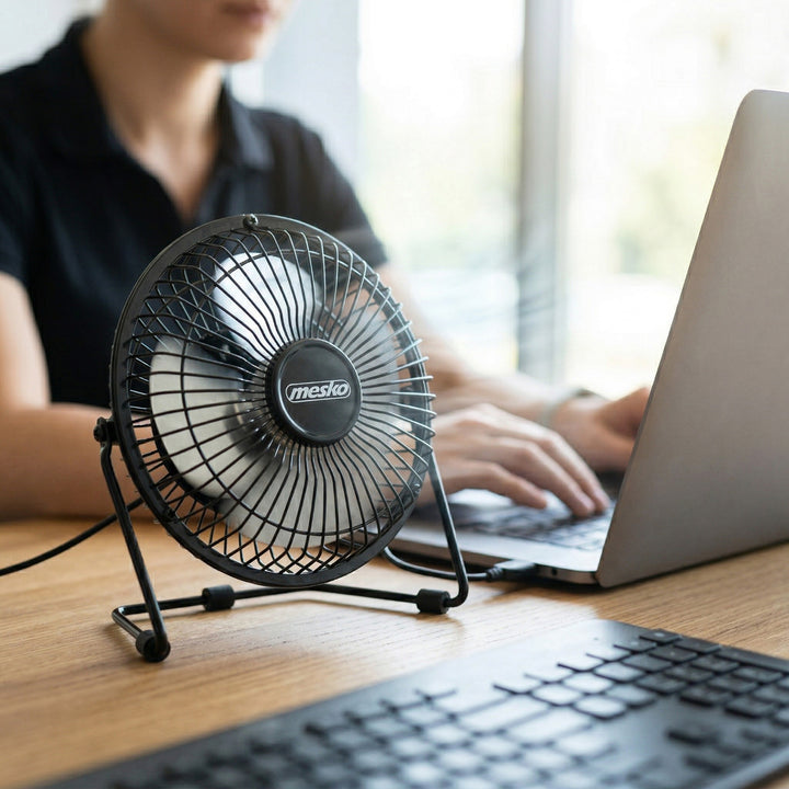 Ventilador de sobremesa Mesko, diámetro de 15 cm, alimentación por USB, oscilación vertical, MS 7322