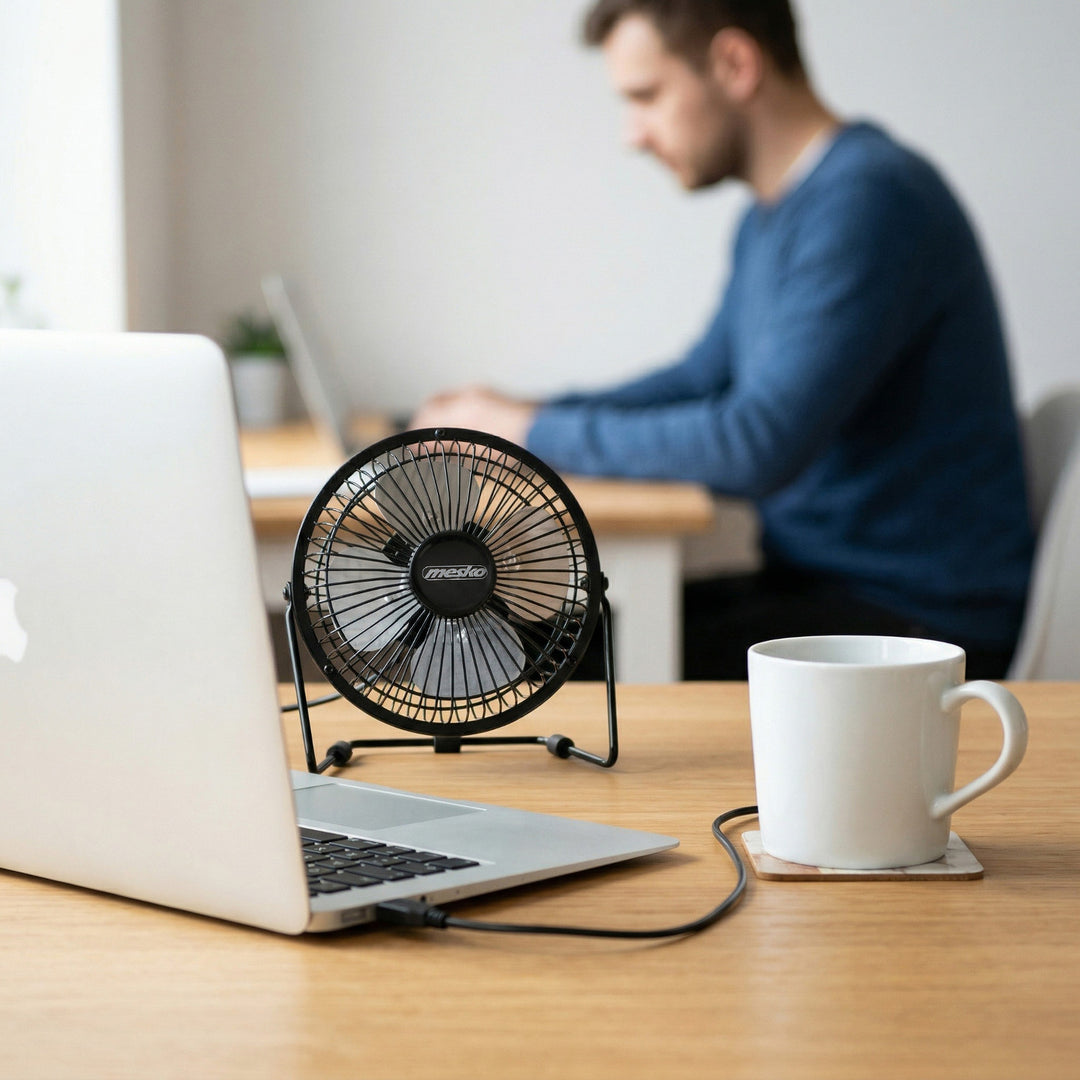 Ventilador de sobremesa Mesko, diámetro de 15 cm, alimentación por USB, oscilación vertical, MS 7322