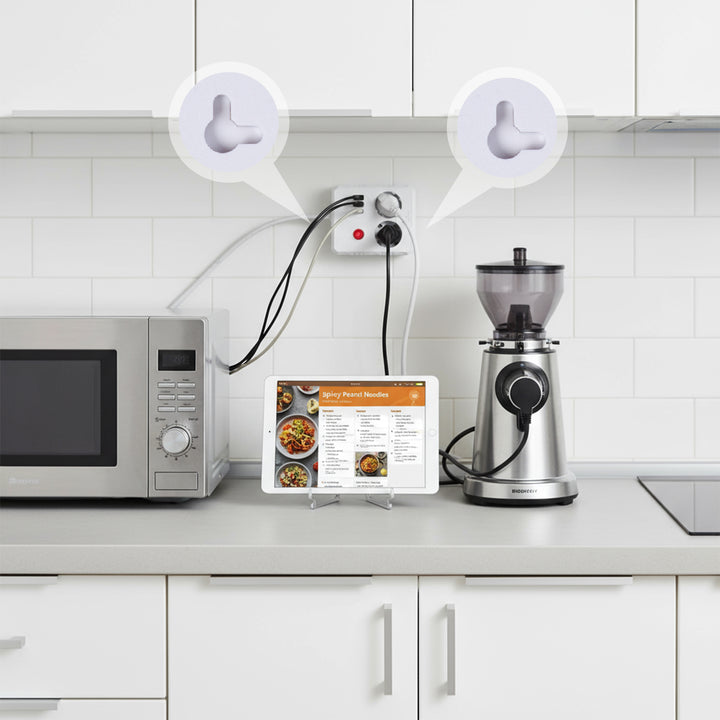 Regleta de enchufes Maclean, cable alargador 2 tomas + 3xUSB, 110-240 V CA 50/60 Hz, 2,1 A máx. 2500 W, 3 m, blanco, MCE388 W