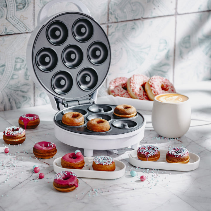 Roscadora Adler, para 7 rosquillas, revestimiento antiadherente, blanca, 1500W, AD 3075