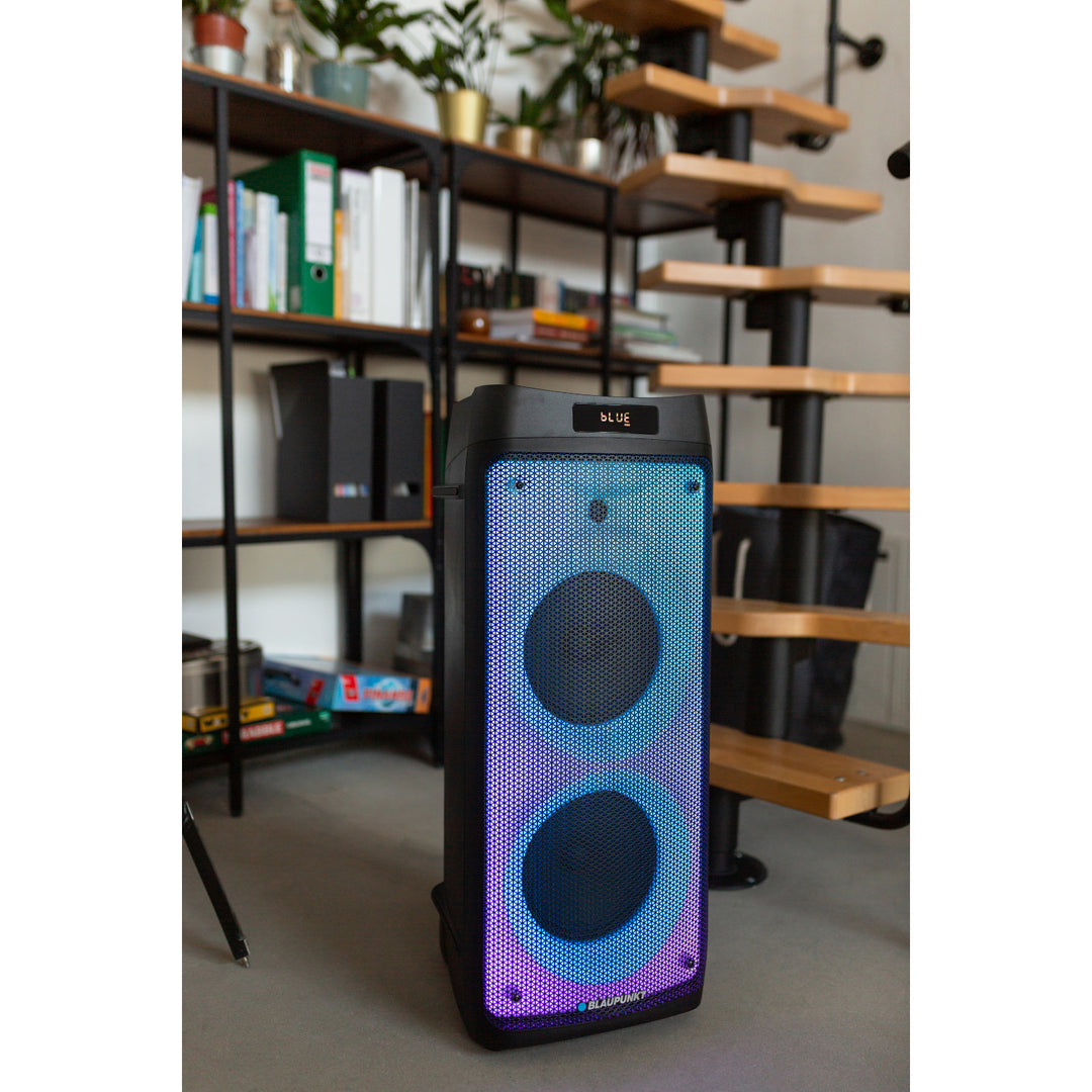 Altavoz Party Box Blaupunkt, iluminación LED, Bluetooth, USB y AUX, radio FM, función karaoke, mando a distancia, PB08DB