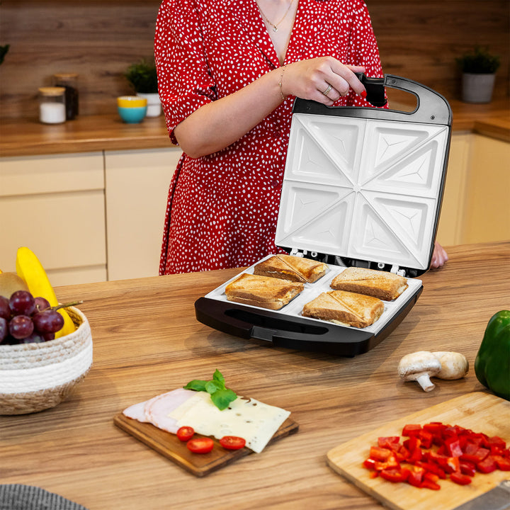Tostadora de sándwiches Teesa, placas cerámicas, para 4 sándwiches, potencia máxima 1500 W, TSA3229B