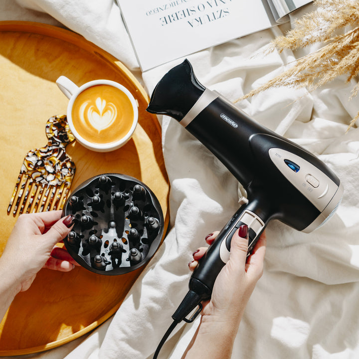 Secador de pelo Mesko, función de ionización, difusor, potencia 2200 W, negro, MS 2287