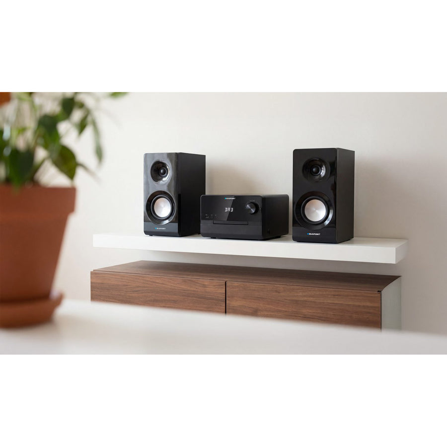 Microtorre Blaupunkt, potencia 100 W RMS, sintonizador DAB+, pantalla LED, radio FM, antena telescópica incluida, conector HDMI ARC, CD/MP3/USB/BT, reloj con función de alarma, MS49DAB