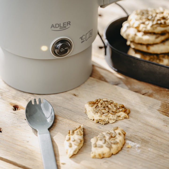 Hervidor eléctrico Adler, para viajes, doble pared, capacidad 0,8 l, potencia máx. 650 W, gris, AD 1388