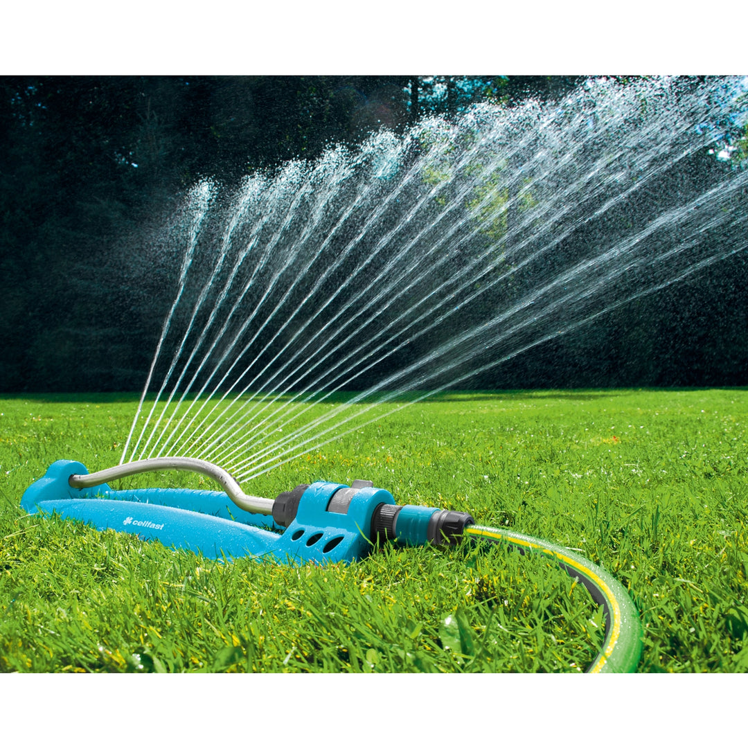 El pulverizador de superficie completa Cellfast Turbo es muy conveniente en el jardín