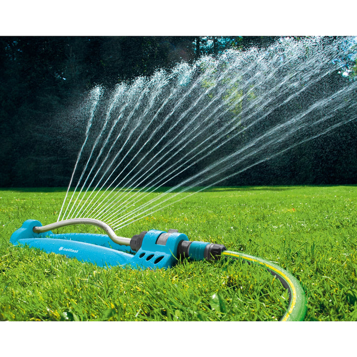 El pulverizador de superficie completa Cellfast Turbo es muy conveniente en el jardín