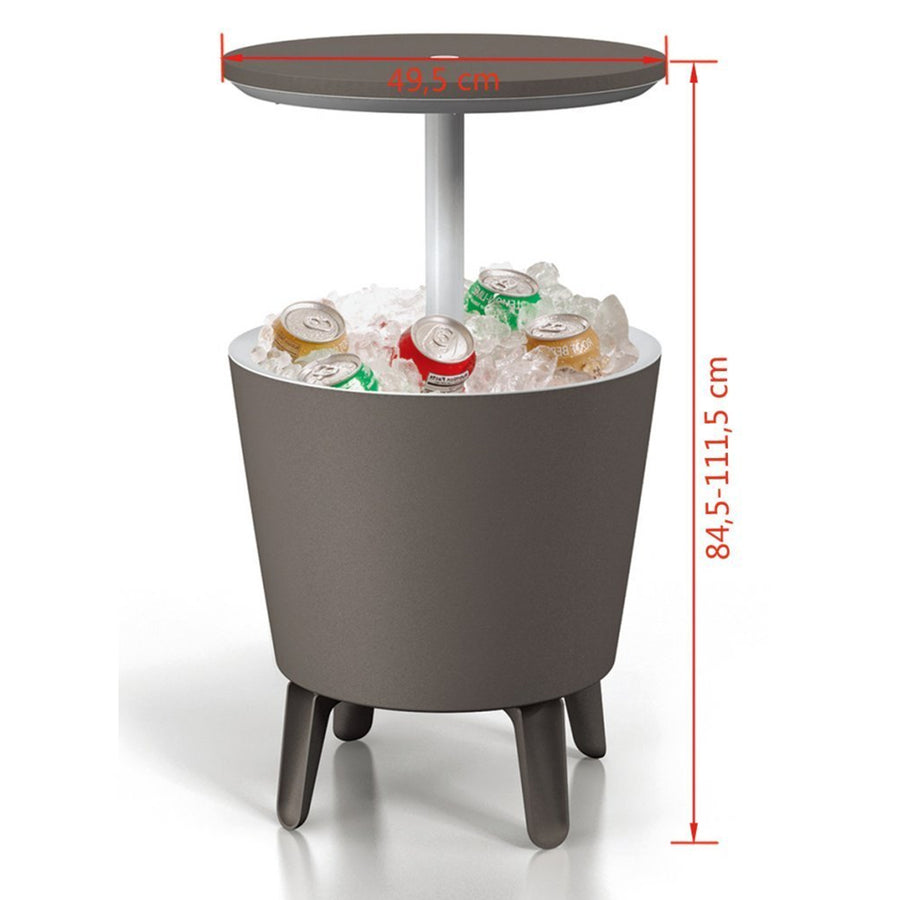 A mesa do bar do jardim: mesa de coquetéis e uma confortável geladeira Curver Outdoor