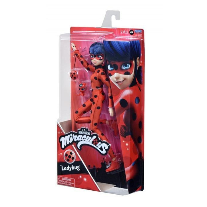 Boneca Joaninha Joaninha com acessórios em conjunto da série Miraculous