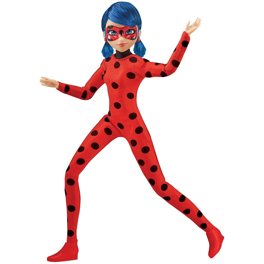 Boneca Joaninha Joaninha com acessórios em conjunto da série Miraculous