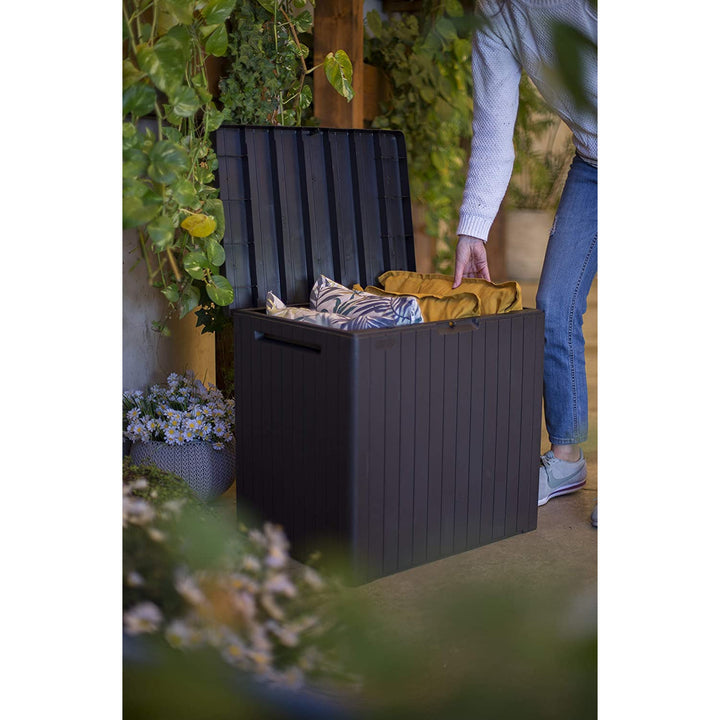 Caja de jardín resistente a bajas temperaturas y radiación UV Keter City Storage Box 113L