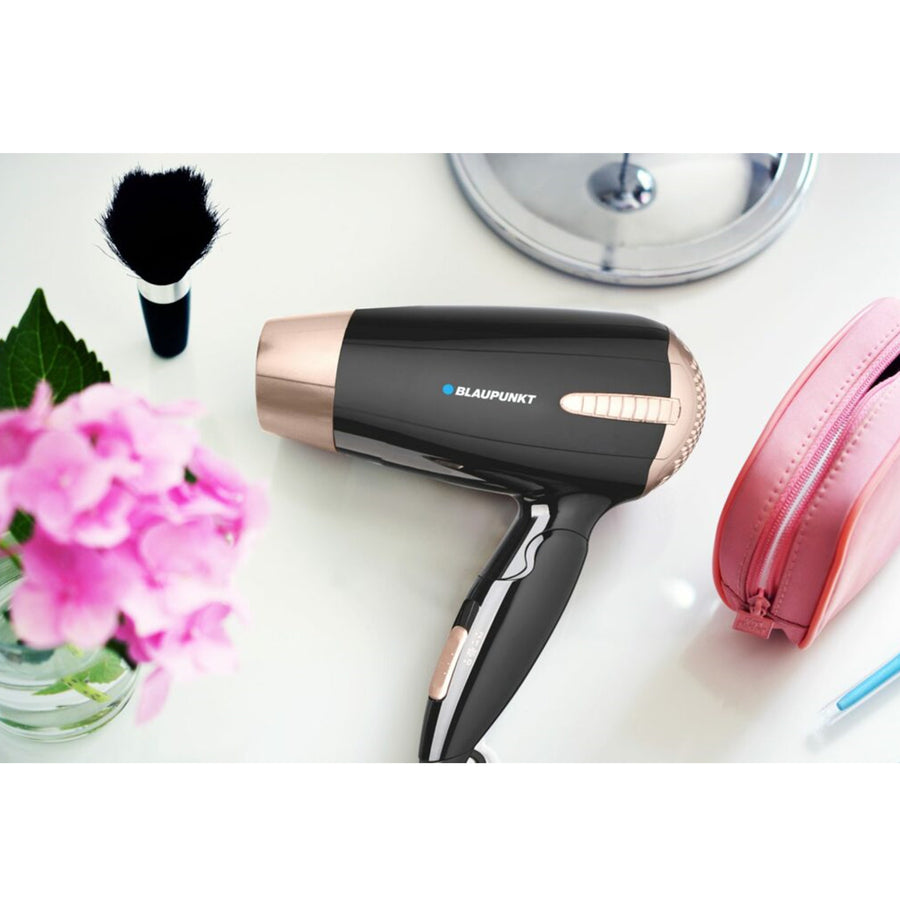 Secador de cabelo Blaupunkt com duas potências de sopro 1200 W Três níveis de temperatura Cabo dobrável Função ar frio preto/cobre
