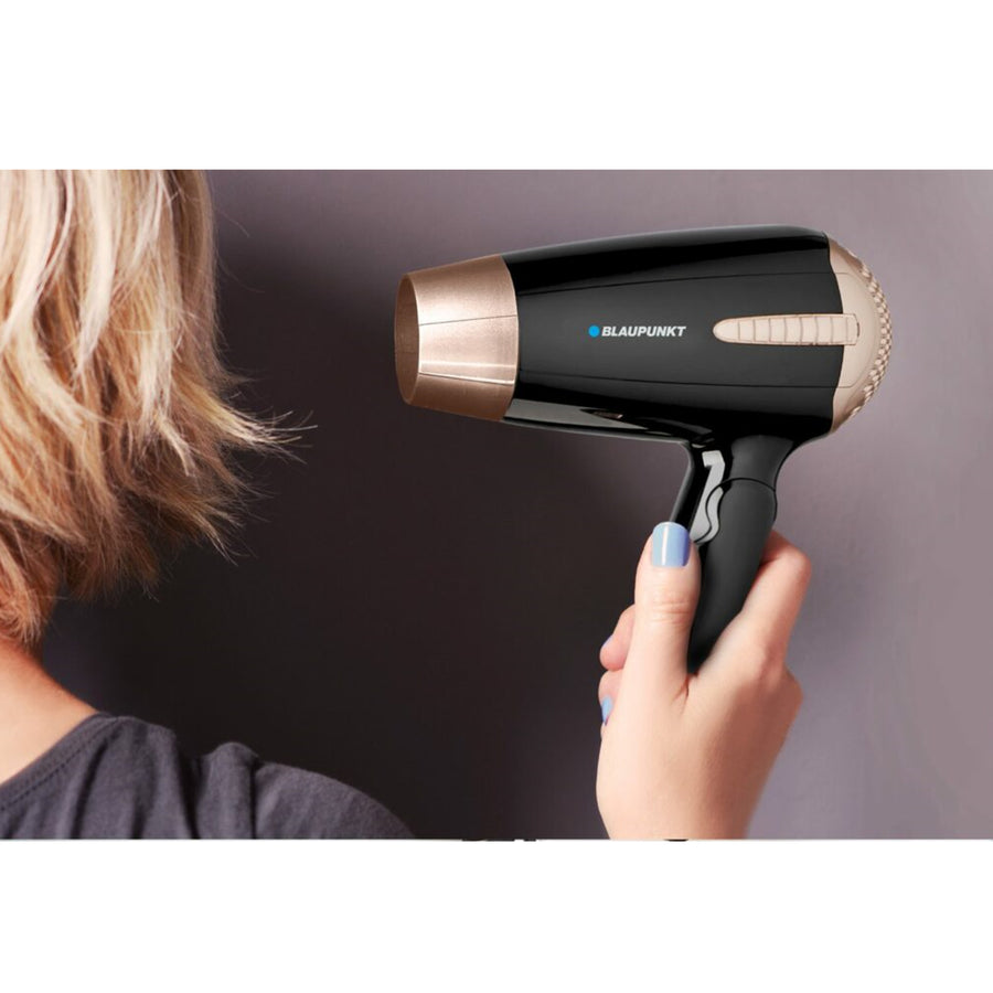Secador de cabelo Blaupunkt com duas potências de sopro 1200 W Três níveis de temperatura Cabo dobrável Função ar frio preto/cobre