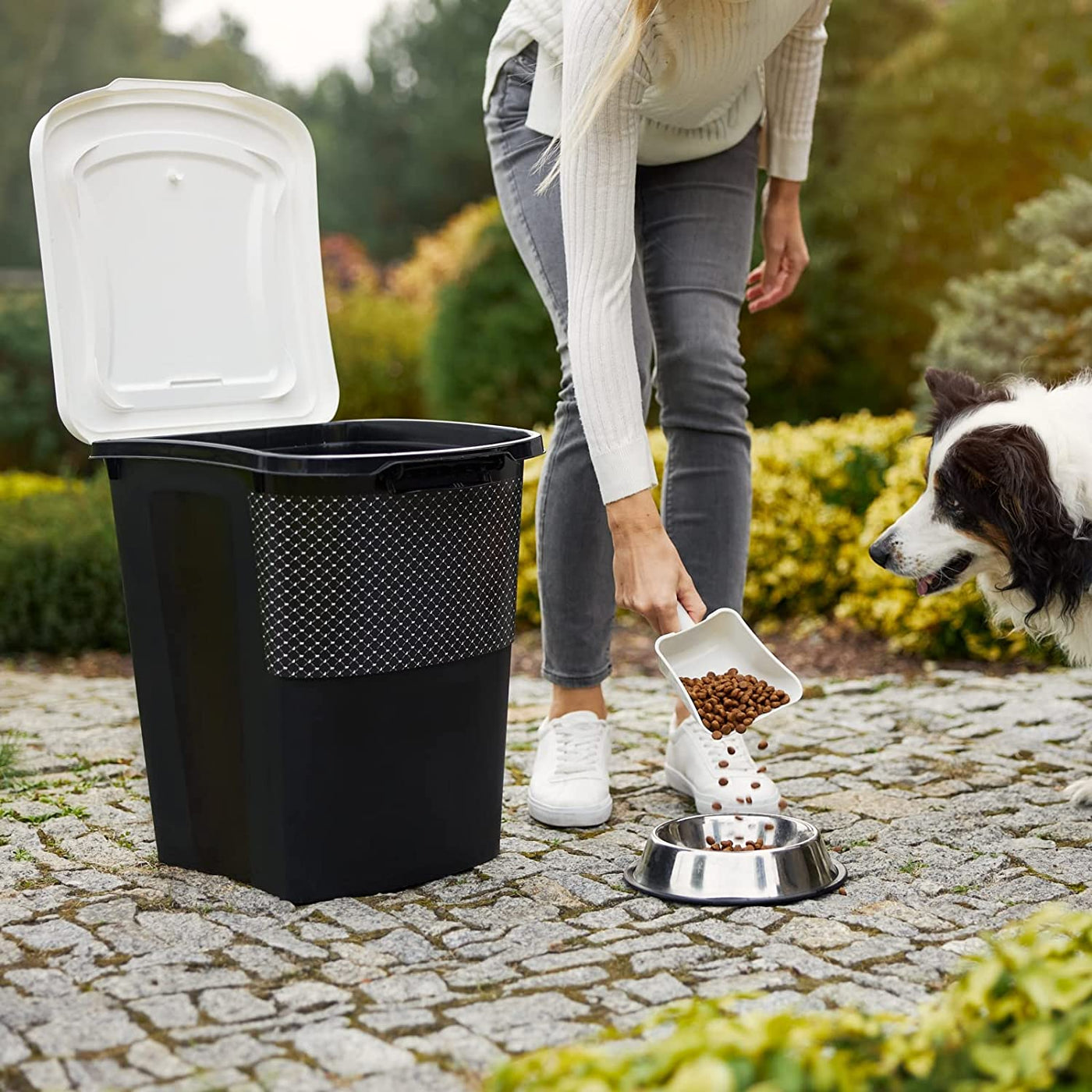 Recipiente para alimentos para animais de estimação Rotho Archie com tampa, plástico seguro para alimentos (PP), sem BPA, preto, 38l